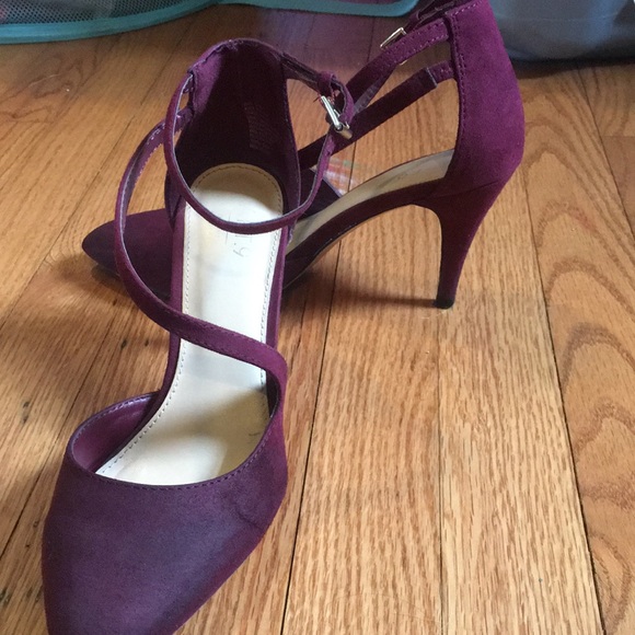 Super Stylish strappy maroon pumps - Picture 3 of 4